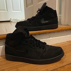 Air Jordan 1 Mid Triple Black Size 11